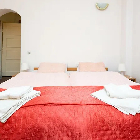 Ozren Apartment *