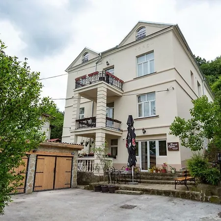 Ozren Apartment *